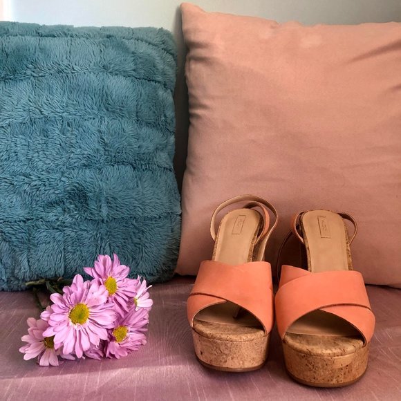 Aldo - salmon strappy block heels (size 7) - Picture 2 of 4